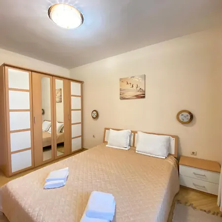 Complex Golden Dreams Apartment *